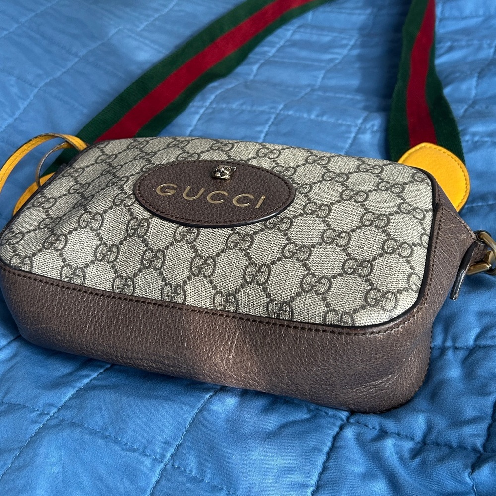 Gucci Beige & Brown GG Supreme Mini Shoulder Bag with Floral Lining - Picture 3 of 11